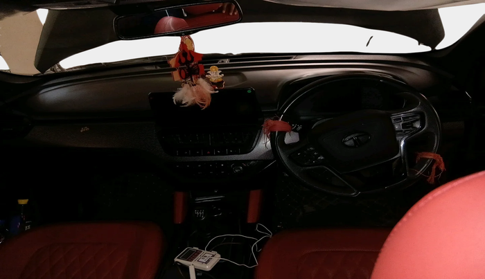 2023 Tata Safari XZ PLUS 2.0L RED DARK EDITION 7 STR MT, Diesel, Manual, 42,661 km, interior