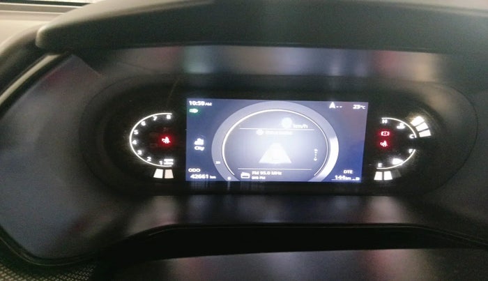 2023 Tata Safari XZ PLUS 2.0L RED DARK EDITION 7 STR MT, Diesel, Manual, 42,661 km, interior