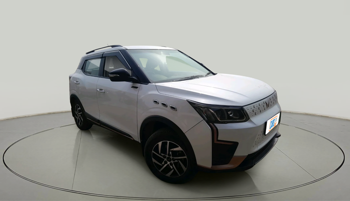 2023 Mahindra XUV400 EL 7.2 KW, Electric, Automatic, 97,815 km, exterior