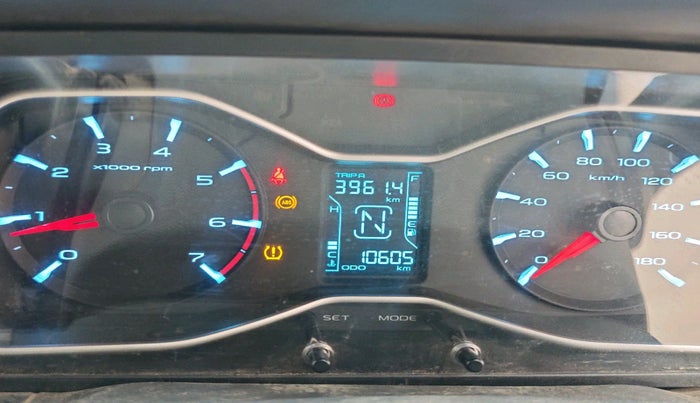 2017 Mahindra Scorpio S10, Diesel, Manual, 10,605 km, interior