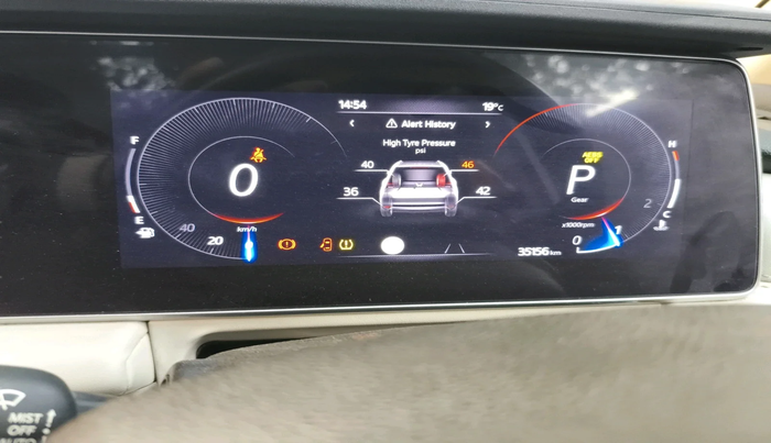 2021 Mahindra XUV700 AX 7 P AT 7 STR, Petrol, Automatic, 35,156 km, interior