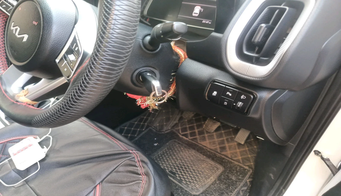 2024 KIA SONET HTK (O) 1.2 Petrol MT, Petrol, Manual, 25,293 km, interior