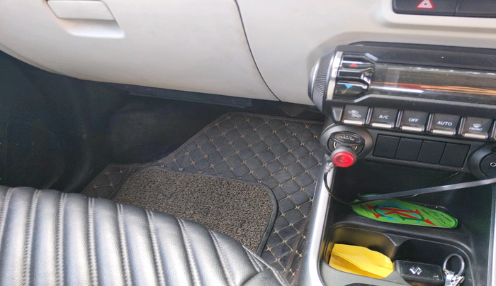 2022 Maruti IGNIS ALPHA 1.2, Petrol, Manual, 68,291 km, interior