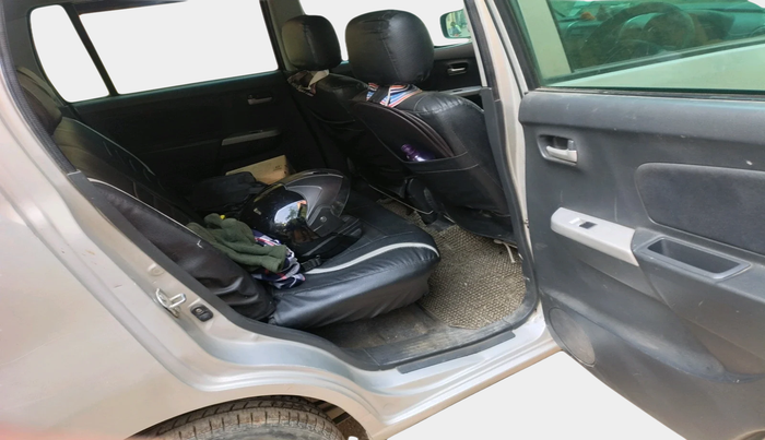 2011 Maruti Wagon R 1.0 VXI, Petrol, Manual, 72,387 km, interior