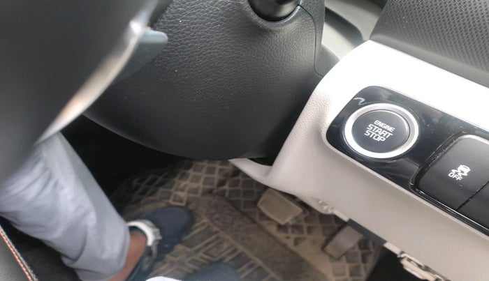 2022 KIA SONET HTX 1.0 DCT, Petrol, Automatic, 22,221 km, interior