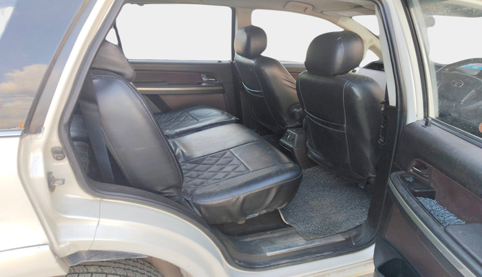 2011 Tata Aria PRESTIGE 4X2, Diesel, Manual, 39,812 km, interior