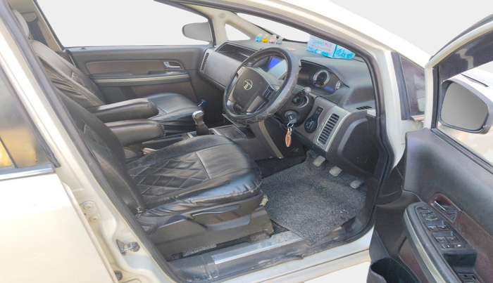 2011 Tata Aria PRESTIGE 4X2, Diesel, Manual, 39,812 km, interior
