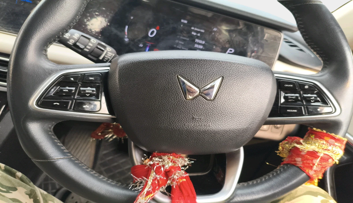 2022 Mahindra XUV700 AX 7 D AT AWD 7 STR, Diesel, Automatic, 82,939 km, interior