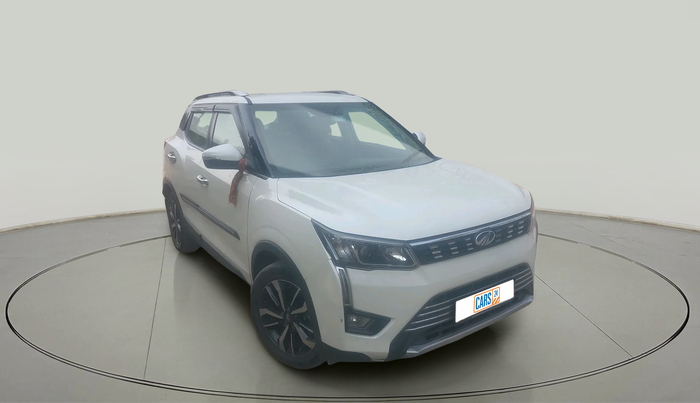 2020 Mahindra XUV300 W8 (O) 1.2 PETROL, Petrol, Manual, 64,165 km, exterior