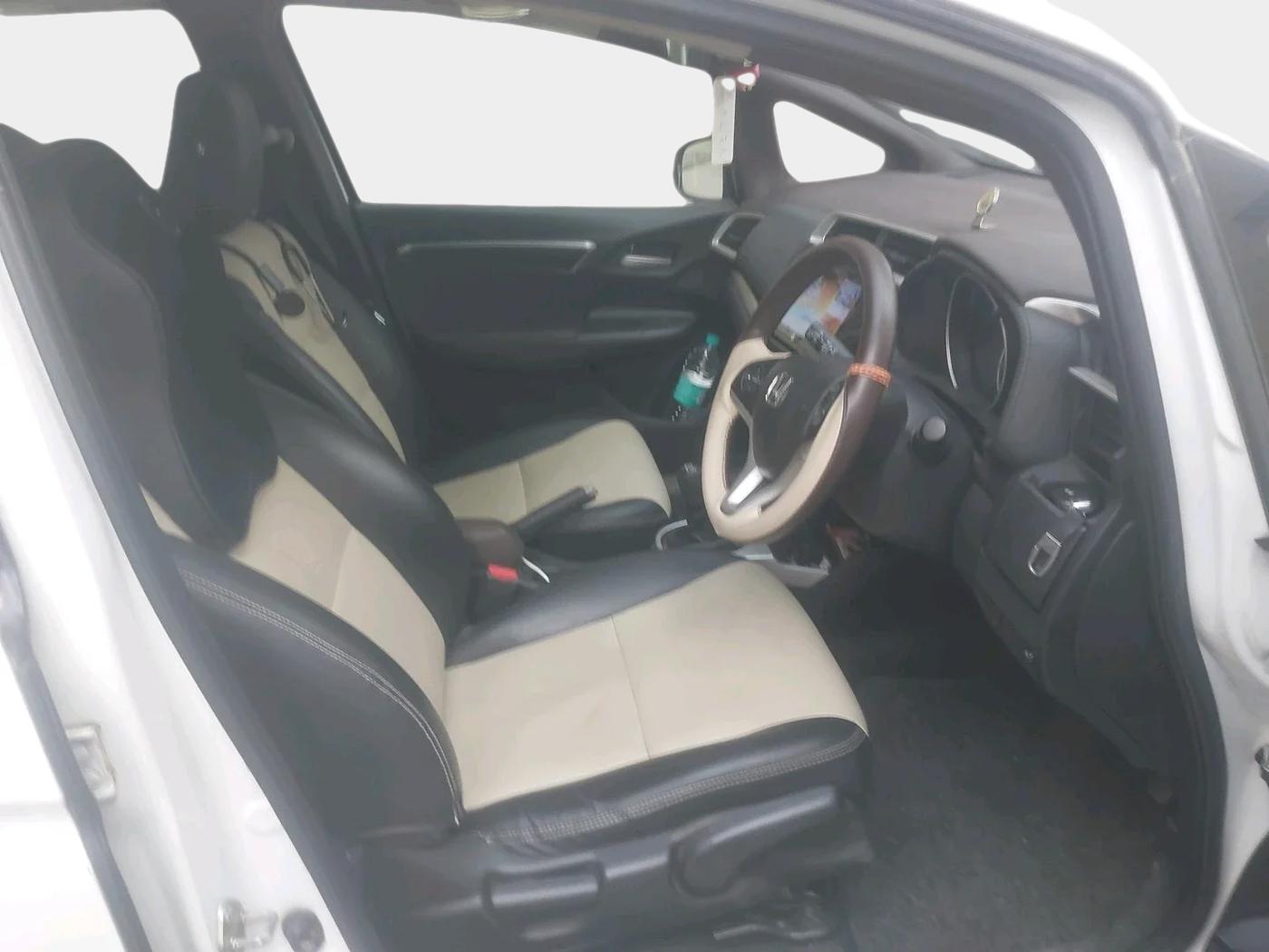 2017 Honda WR-V 1.5L I-DTEC VX MT, Diesel, Manual, 65,283 km, interior