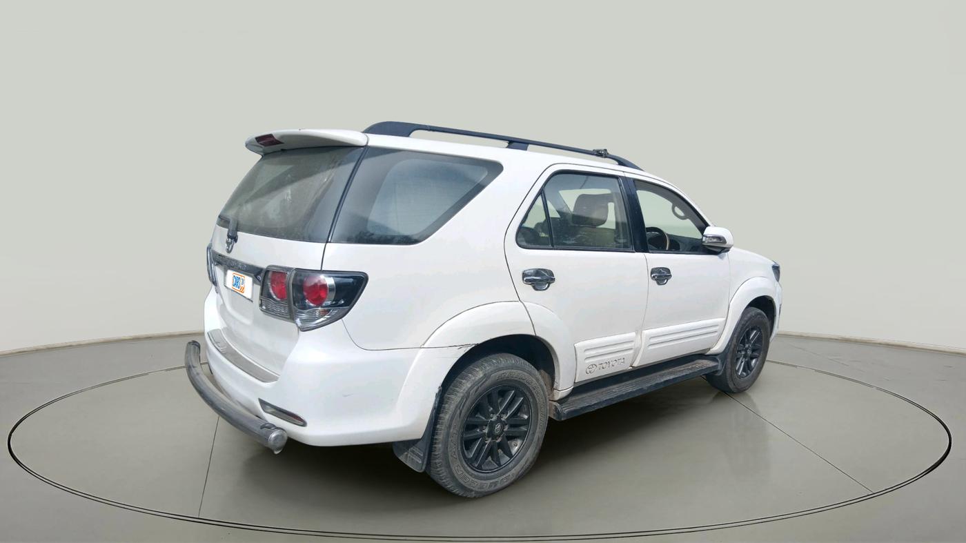 2015 Toyota Fortuner 3.0 4X2 MT, Diesel, Manual, 32,958 km, exterior