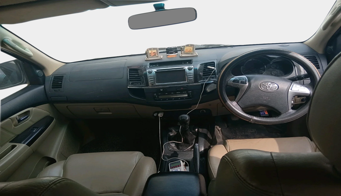 2015 Toyota Fortuner 3.0 4X2 MT, Diesel, Manual, 32,958 km, interior