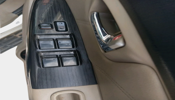 2015 Toyota Fortuner 3.0 4X2 MT, Diesel, Manual, 32,958 km, interior