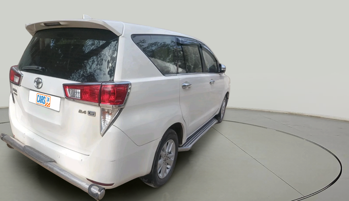 2016 Toyota Innova Crysta 2.4 G 8 STR, Diesel, Manual, 1,07,975 km, exterior