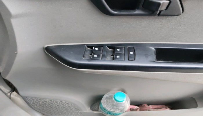 2016 Mahindra Kuv100 K4 D 5 STR, Diesel, Manual, 25,476 km, interior