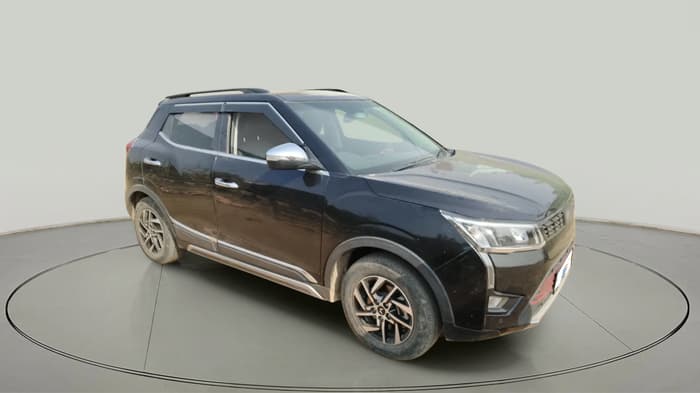 2023 Mahindra XUV300 W8 (O) 1.2 PETROL, Petrol, Manual, 30,835 km, exterior