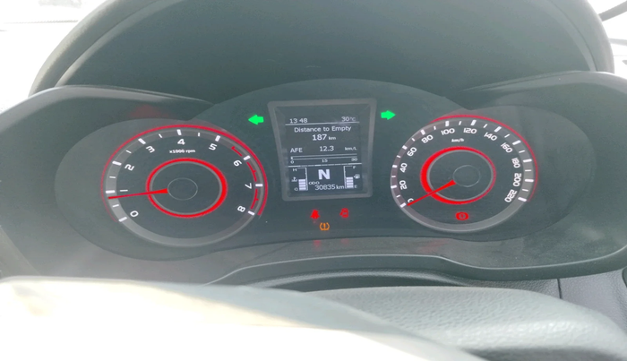 2023 Mahindra XUV300 W8 (O) 1.2 PETROL, Petrol, Manual, 30,835 km, interior