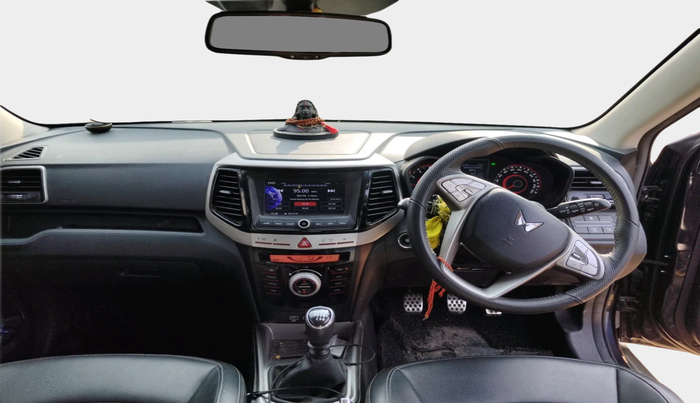 2023 Mahindra XUV300 W8 (O) 1.2 PETROL, Petrol, Manual, 30,835 km, interior