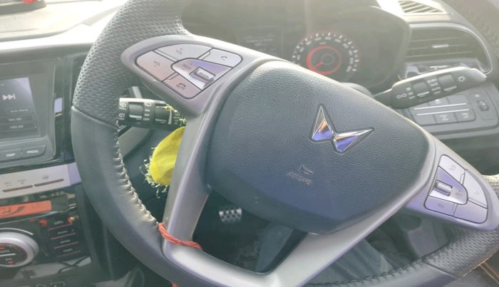 2023 Mahindra XUV300 W8 (O) 1.2 PETROL, Petrol, Manual, 30,835 km, interior