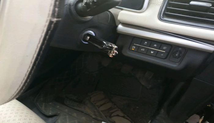 2023 Mahindra XUV700 AX 5 D MT 5 STR, Diesel, Manual, 72,164 km, interior