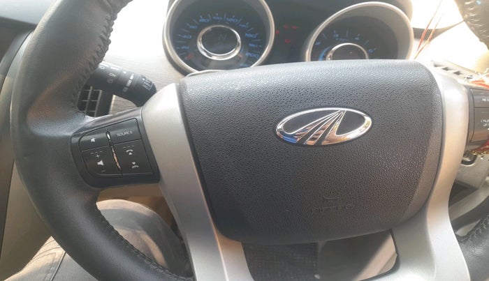 2016 Mahindra XUV500 W10, Diesel, Manual, 35,616 km, interior