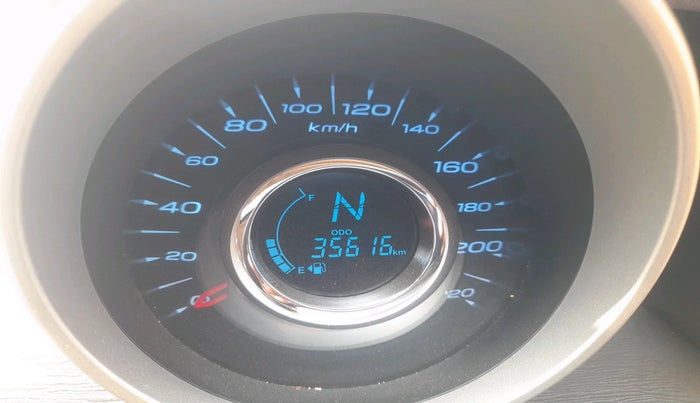 2016 Mahindra XUV500 W10, Diesel, Manual, 35,616 km, interior