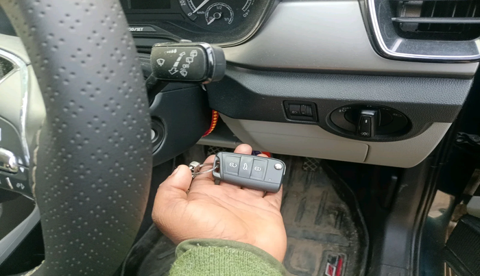 2024 Skoda KUSHAQ AMBITION 1.0L TSI MT, Petrol, Manual, 26,775 km, interior