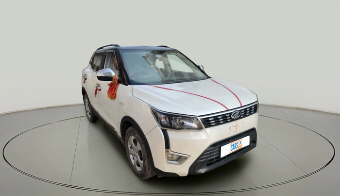2020 Mahindra XUV300 W6 1.2 PETROL, Petrol, Manual, 78,031 km, exterior