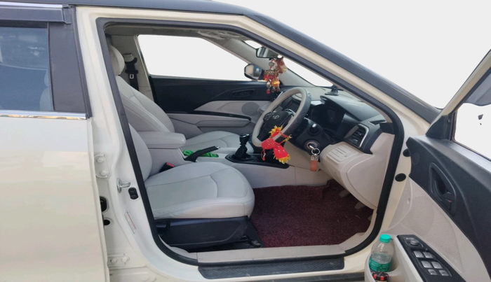 2020 Mahindra XUV300 W6 1.2 PETROL, Petrol, Manual, 78,031 km, interior