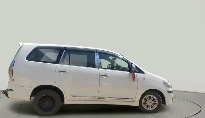 2014 Toyota Innova 2.5 GX 8 STR, Diesel, Manual, 1,84,510 km, exterior