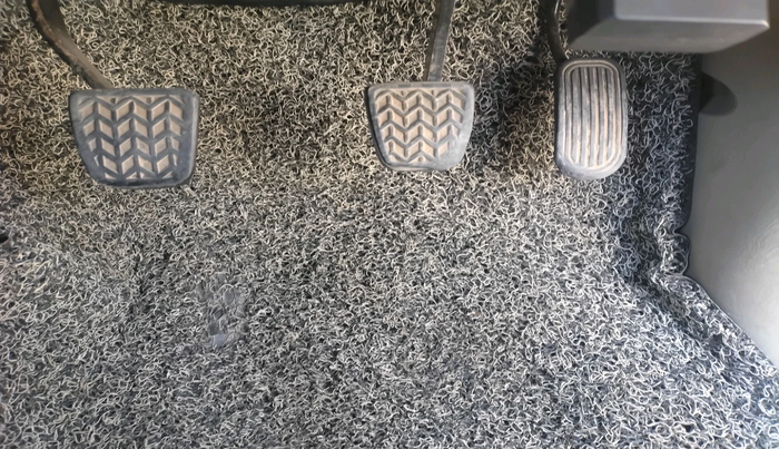 2014 Toyota Innova 2.5 GX 8 STR, Diesel, Manual, 1,84,510 km, interior