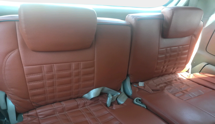 2014 Toyota Innova 2.5 GX 8 STR, Diesel, Manual, 1,84,510 km, interior