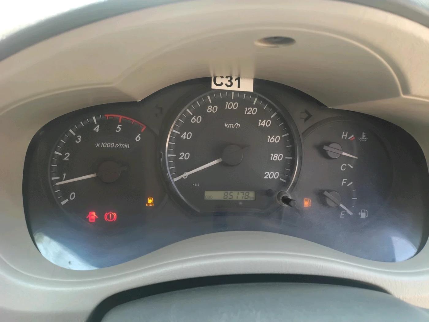 2014 Toyota Innova 2.5 GX 8 STR, Diesel, Manual, 1,84,510 km, interior
