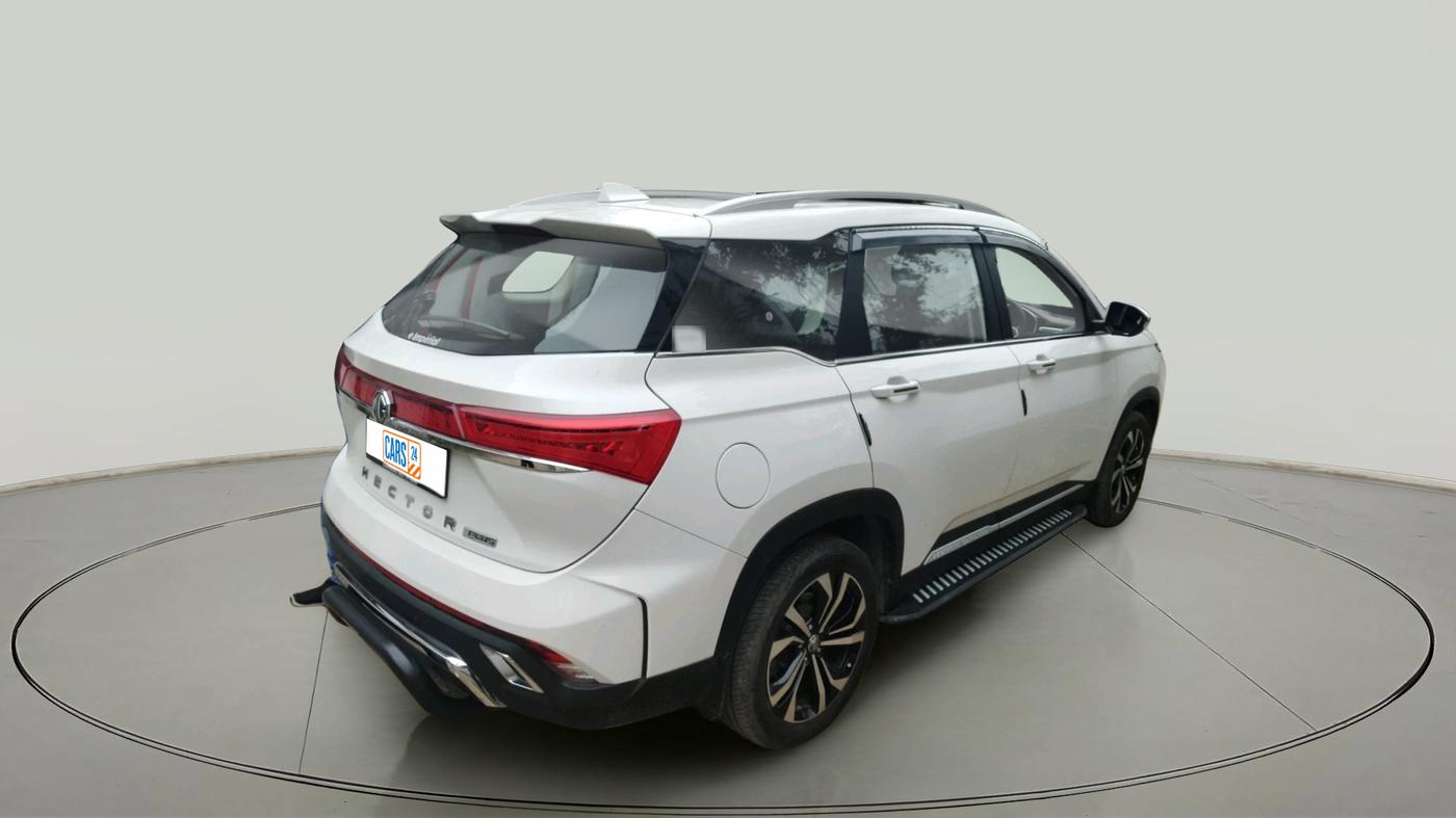 2024 MG HECTOR PLUS SHARP PRO 1.5 TURBO MT 7 STR, Petrol, Manual, 4,402 km, exterior