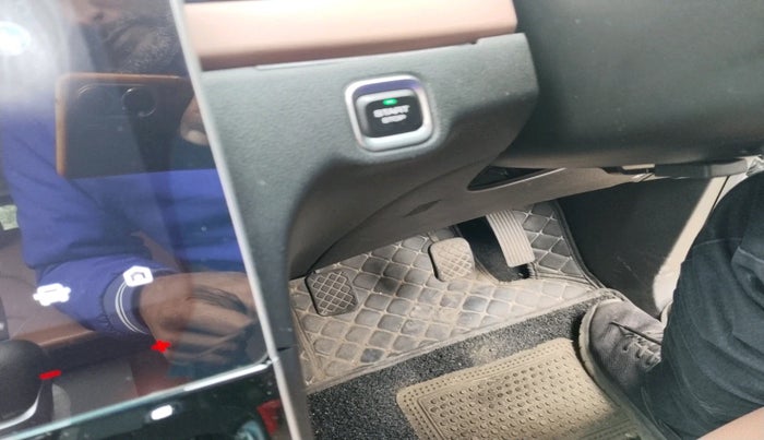 2024 MG HECTOR PLUS SHARP PRO 1.5 TURBO MT 7 STR, Petrol, Manual, 4,402 km, interior