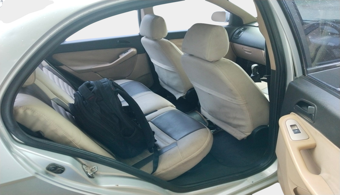 2011 Tata Indica Vista VX QUADRAJET, Diesel, Manual, 2,86,170 km, interior