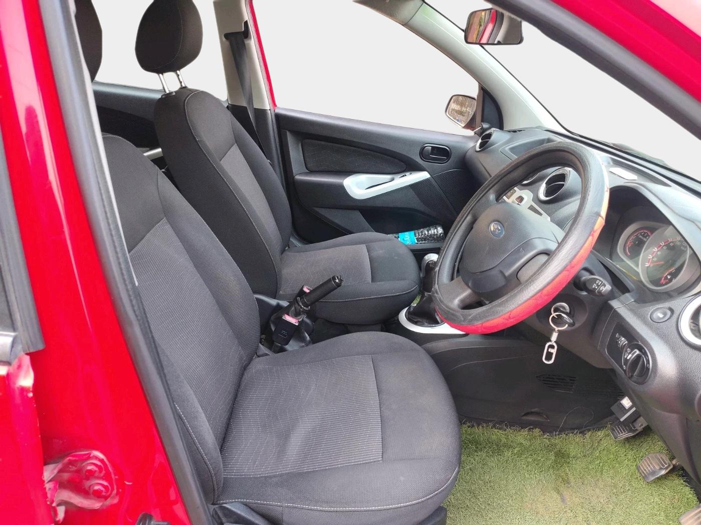 2012 Ford Figo ZXI 1.2 PETROL, Petrol, Manual, 80,180 km, interior