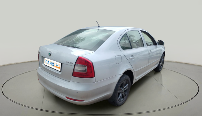 2011 Skoda Laura AMBIENTE 2.0 TDI CR MT, Diesel, Manual, 1,32,506 km, exterior