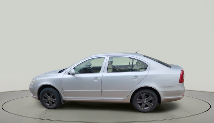 2011 Skoda Laura AMBIENTE 2.0 TDI CR MT, Diesel, Manual, 1,32,506 km, exterior
