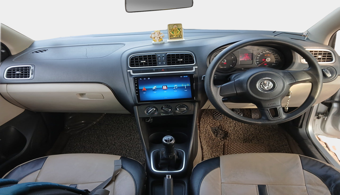 2010 Volkswagen Polo HIGHLINE1.2L, Petrol, Manual, 1,50,381 km, interior