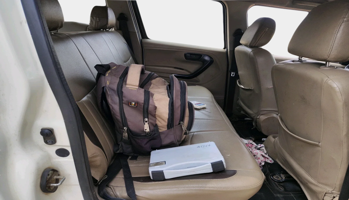 2017 Mahindra TUV300 T6 PLUS, Diesel, Manual, 57,580 km, interior