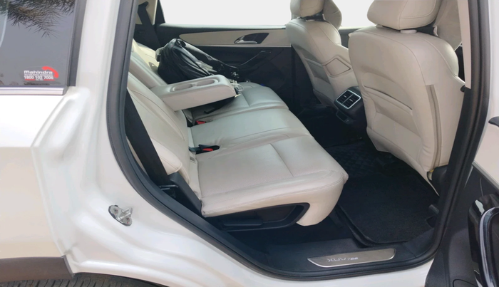 2023 Mahindra XUV700 AX 7 LUXURY D AT 7 STR, Diesel, Automatic, 58,750 km, interior