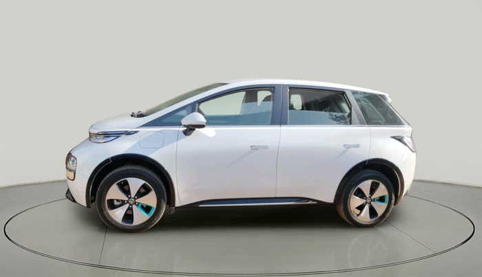 2024 MG Windsor EV Exclusive, Electric, Automatic, 18,985 km, exterior