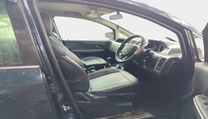 2017 Tata Hexa XT 4X2 6 STR, Diesel, Manual, 1,96,850 km, interior