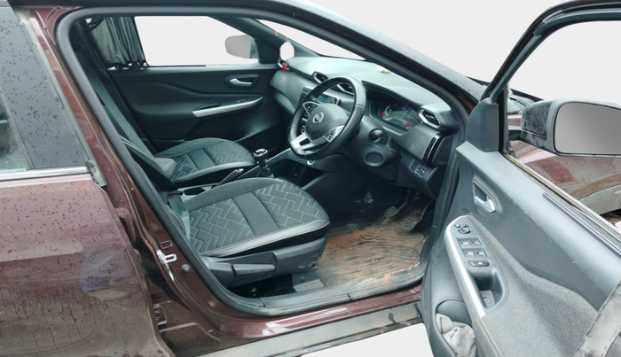 2021 Nissan MAGNITE XV PREMIUM DUAL TONE, Petrol, Manual, 12,012 km, interior