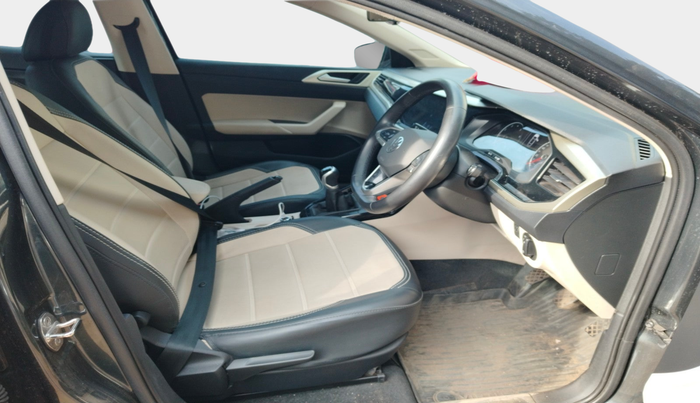 2024 Volkswagen VIRTUS HIGHLINE TSI 1.0 MT, Petrol, Manual, 11,226 km, interior