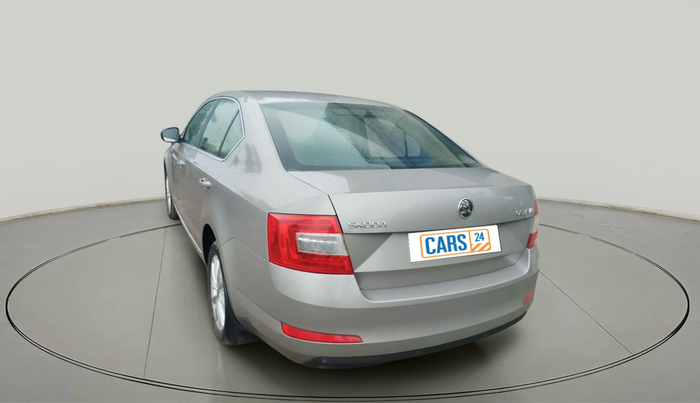 2013 Skoda Octavia ELEGANCE 2.0 TDI AT, Diesel, Automatic, 1,58,329 km, exterior