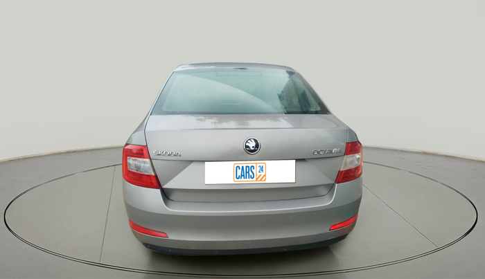 2013 Skoda Octavia ELEGANCE 2.0 TDI AT, Diesel, Automatic, 1,58,329 km, exterior