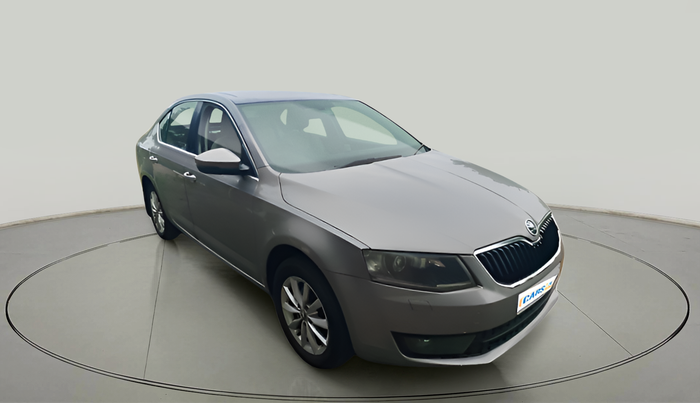 2013 Skoda Octavia ELEGANCE 2.0 TDI AT, Diesel, Automatic, 1,58,329 km, exterior