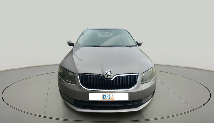 2013 Skoda Octavia ELEGANCE 2.0 TDI AT, Diesel, Automatic, 1,58,329 km, exterior